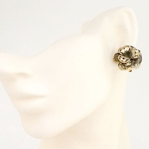 CHANEL CC Logo Green Gripoix Filigree Camellia Earrings Gold Tone 01A Auth w/Box - Picture 2 of 6